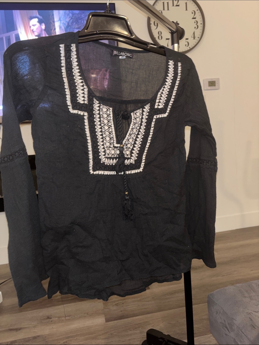 Billabong Black Long-Sleeve Embroidered Tunic peasant top M